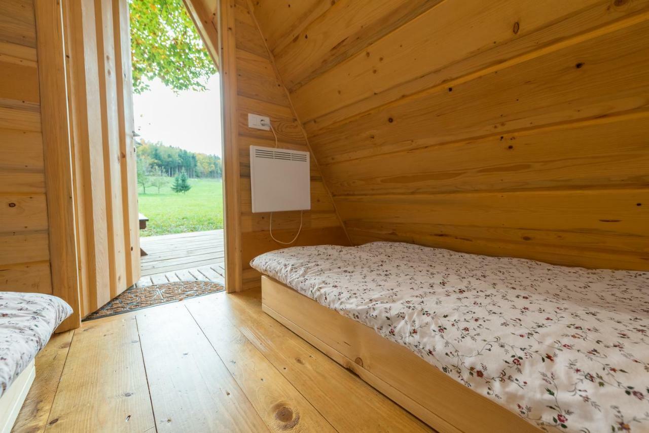 Glamping Village - Speleo Camp Logatec Eksteriør billede
